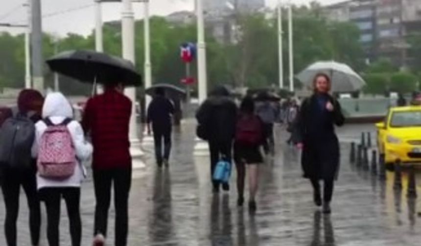 İstanbul’da şiddetli yağmur etkili oluyor