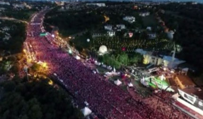 Şehitler Köprüsünde mahşeri kalabalık