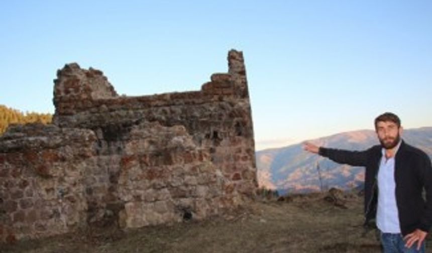 Tarihi kilise defineciler tarafından yok edildi