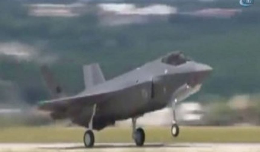 Türk F-35 uçağı ilk uçuşunu yaptı