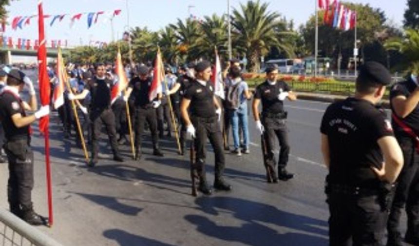 Vatan Caddesi’nde 30 Ağustos provası