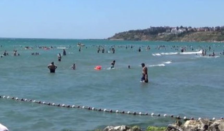 Vatandaşlar bayramın 2’nci gününde Silivri sahiline akın etti