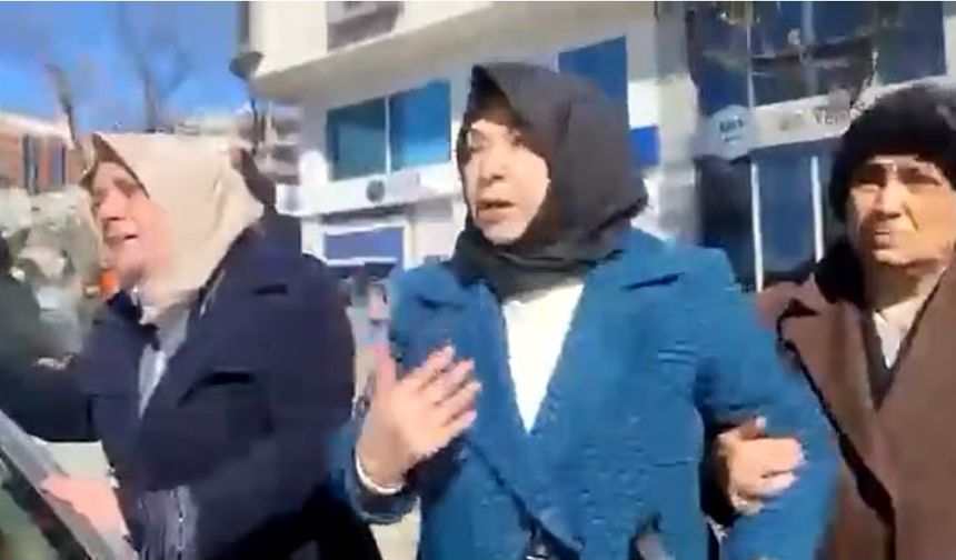 Deprem bölgesinde “histeri krizi geçiren” eski AKP’li vekil, İmamoğlu’na hakaretler yağdırdı
