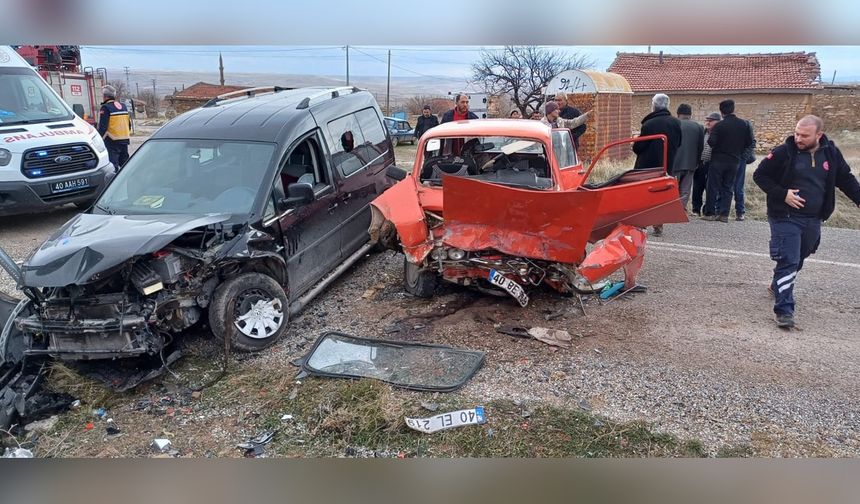 Kırşehir'de Trafik Kazası: 4 Yaralı