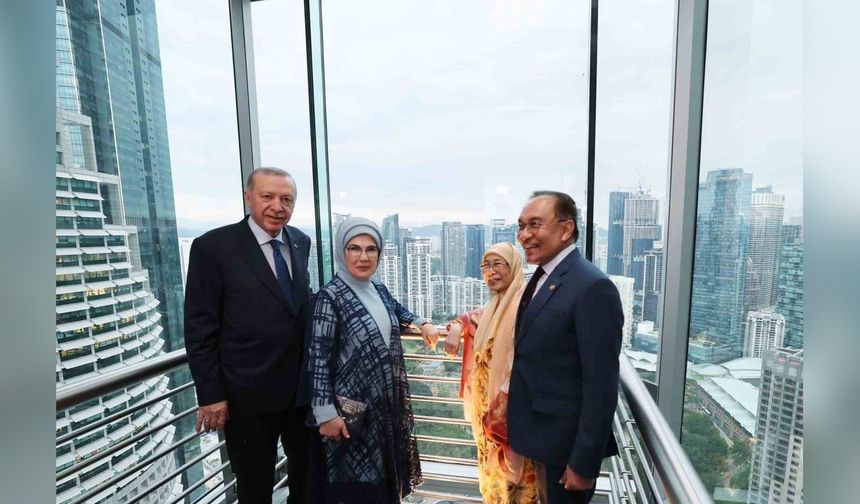 Cumhurbaşkanı Erdoğan, Malezya'da Petronas İkiz Kuleleri'ni Ziyaret Etti