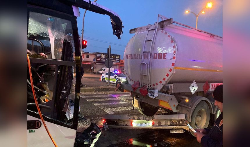 Zincirleme Trafik Kazasında Bir Kişi Hayatını Kaybetti, Yedi Kişi Yaralandı