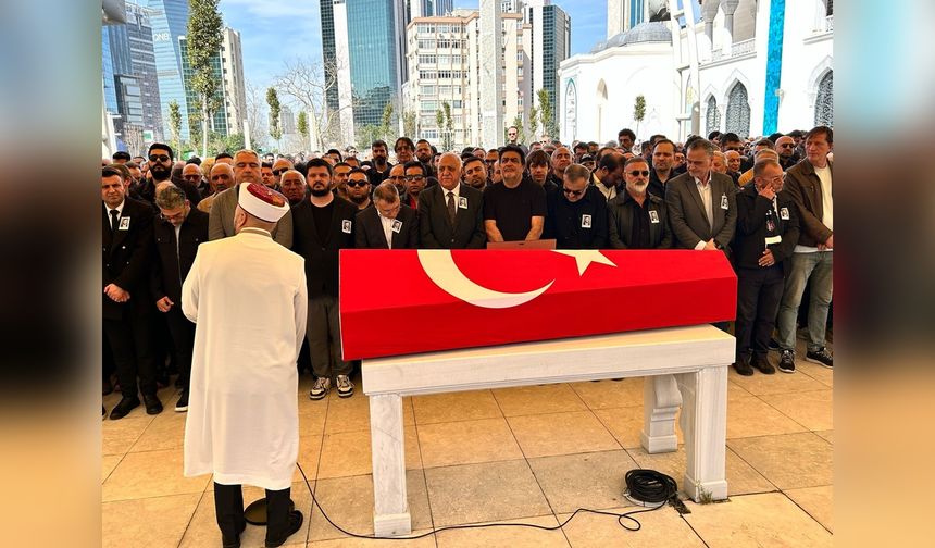 Ünlü Oyuncu Şinasi Yurtsever, İstanbul'da Son Yolculuğuna Uğurlandı