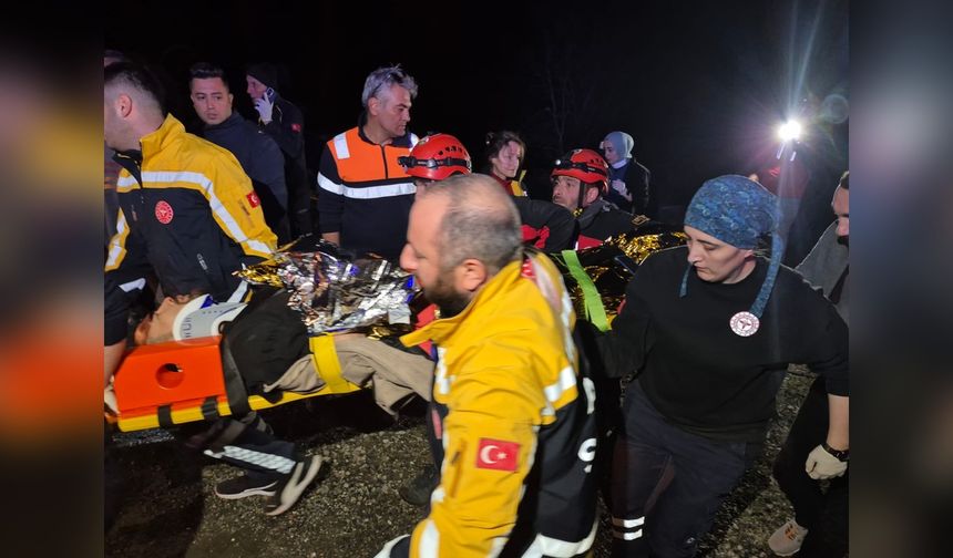 Rize’de Hafif Ticari Araç Takla Attı: 3 Kişi Hayatını Kaybetti, 2 Kişi Yaralandı