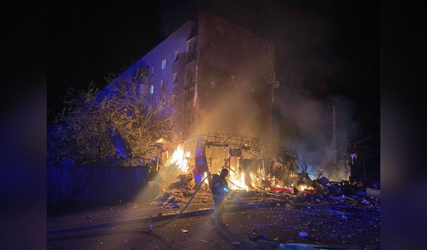 Rusya'nın Ukrayna Başkenti Kiev'e Saldırısı: En Az 2 Ölü, 54 Yaralı