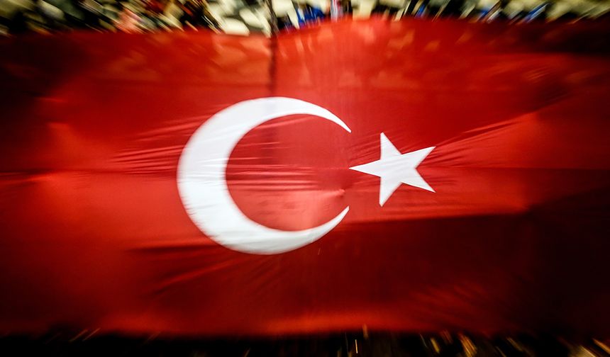 Kontrollü Mağduriyet Çağı: Mağdur Olan Değil, Mağduriyeti Yöneten Kazanıyor