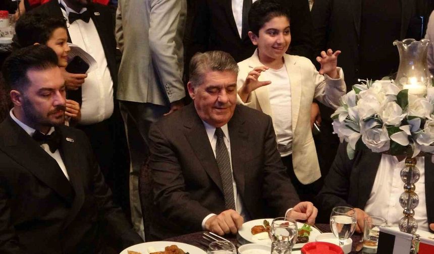 Serdal Adalı Malatya’da Düzenlenen Moral Gecesinde Yer Aldı
