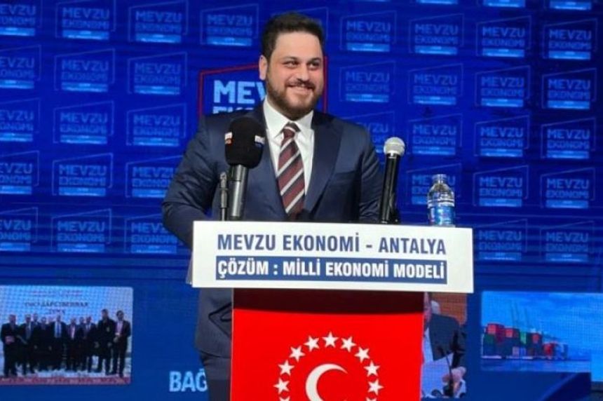 Hüseyin Baş lafı gediğine koydu: Cumhuriyet’e böyle sahip çıktı