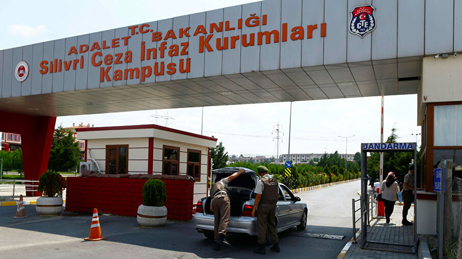 Silivri Cezaevinde Tutuklu Bulunan Ünlüler