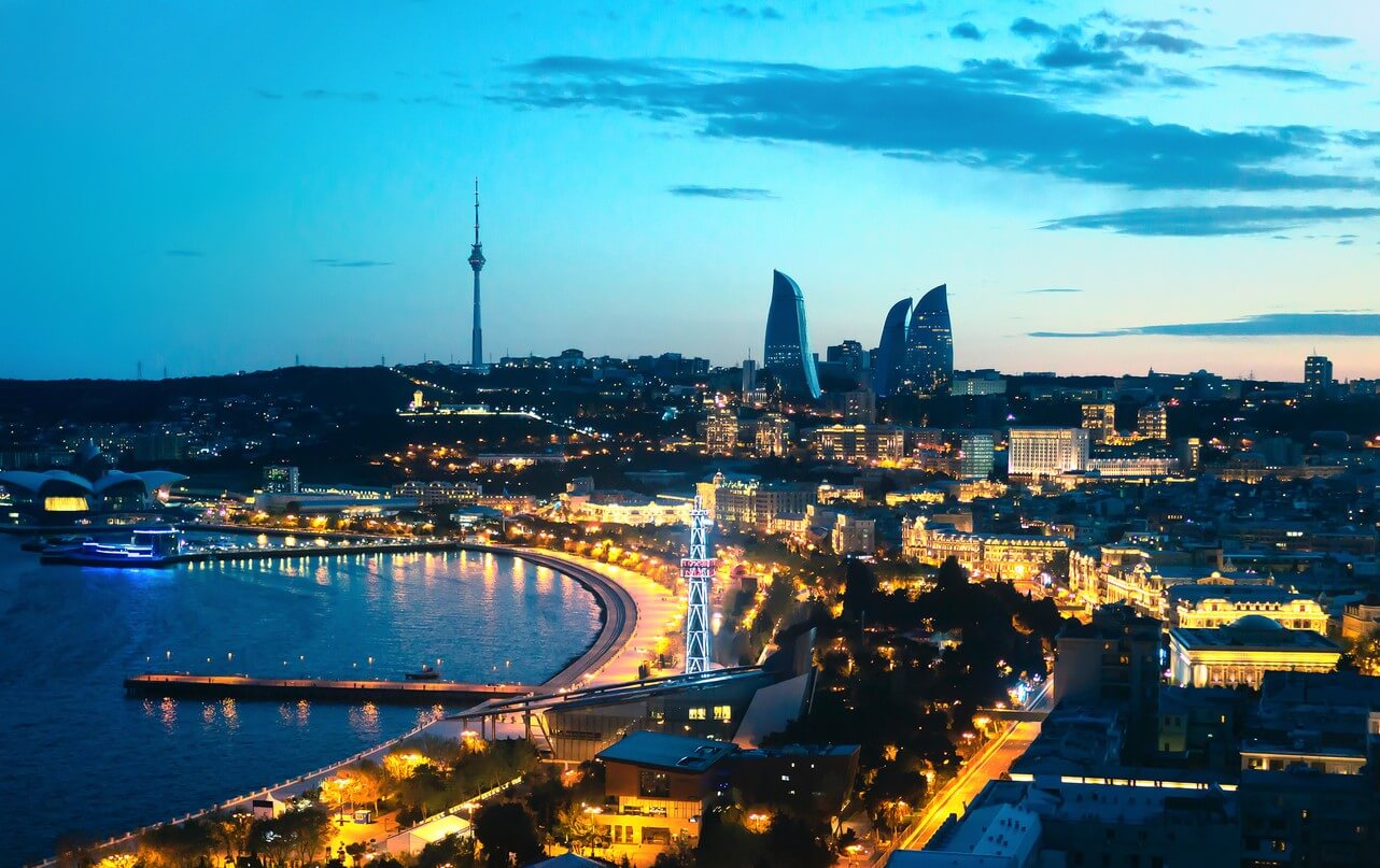 Azerbaycan 

Türk kimlik kartı veya Türk pasaportuyla 90 gün boyunca vizesiz seyahat edebilirsiniz.